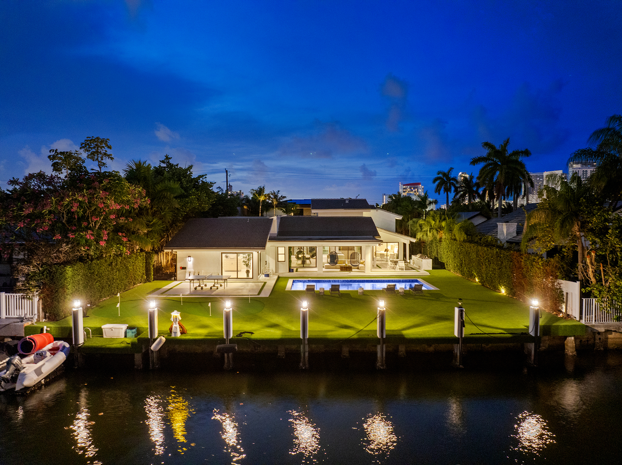 Hallandale Beach Villa Dorada