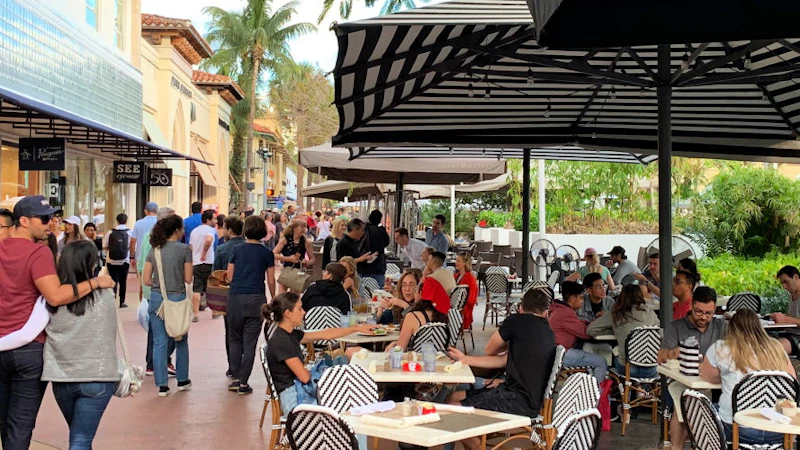 Lincoln Road Outdoor Cafes