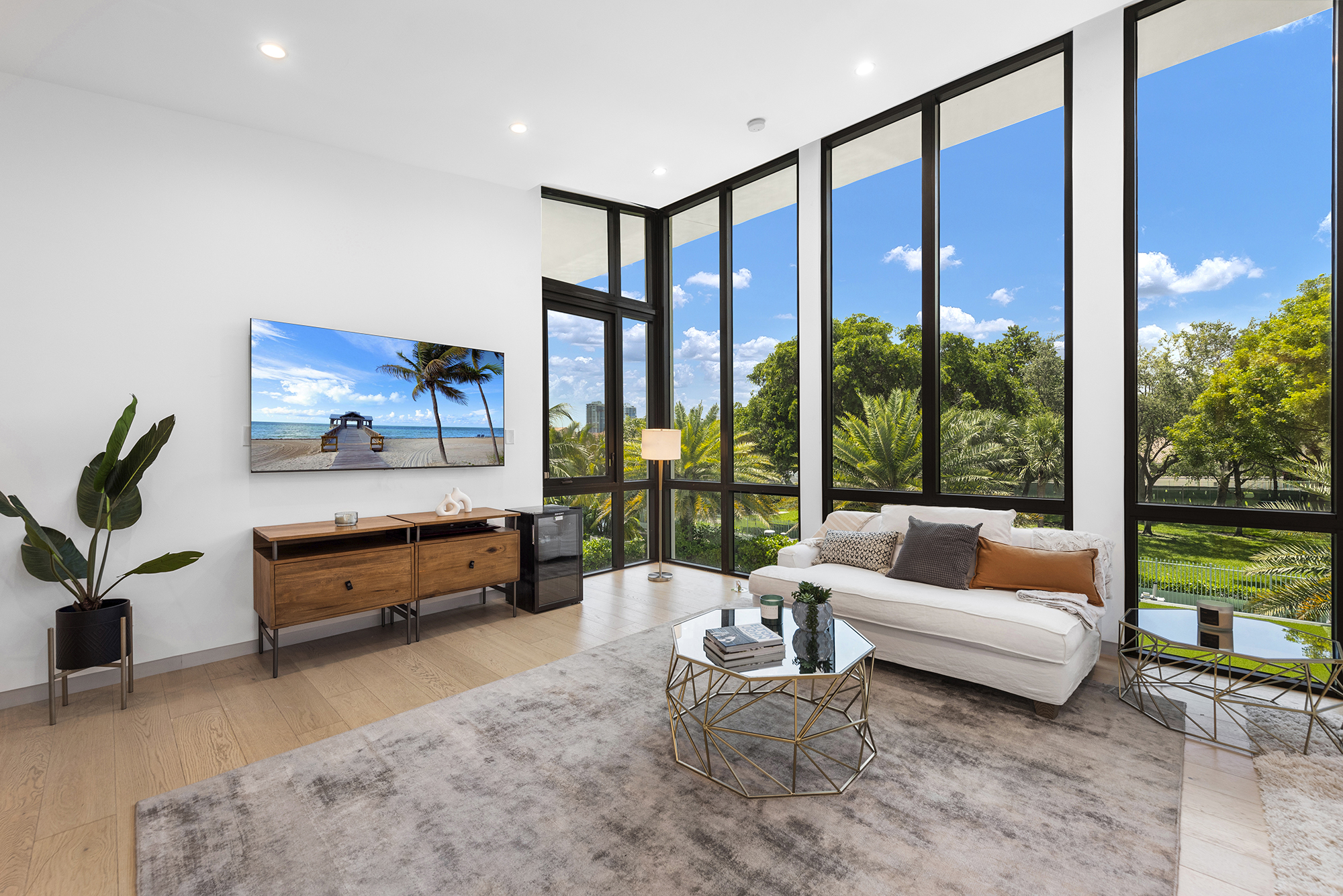 Flexible Villa Policies Hallandale