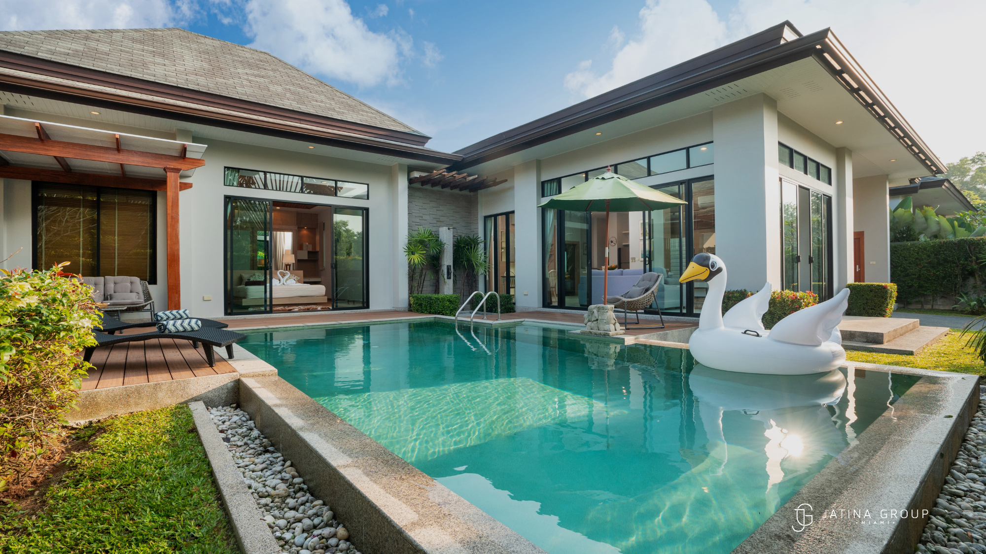 Villa Features Neighborhood